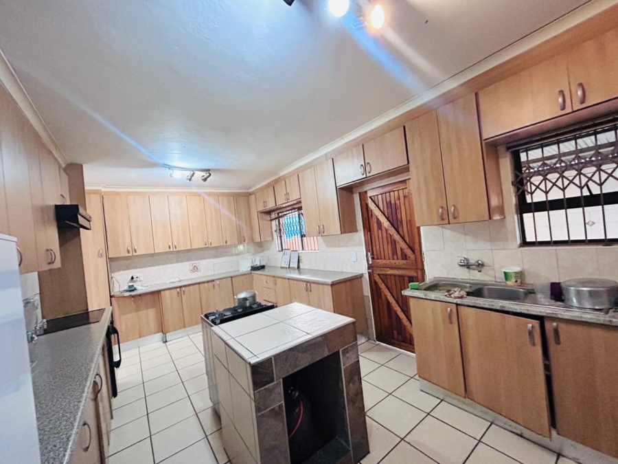 11 Bedroom Property for Sale in Mogwase North West